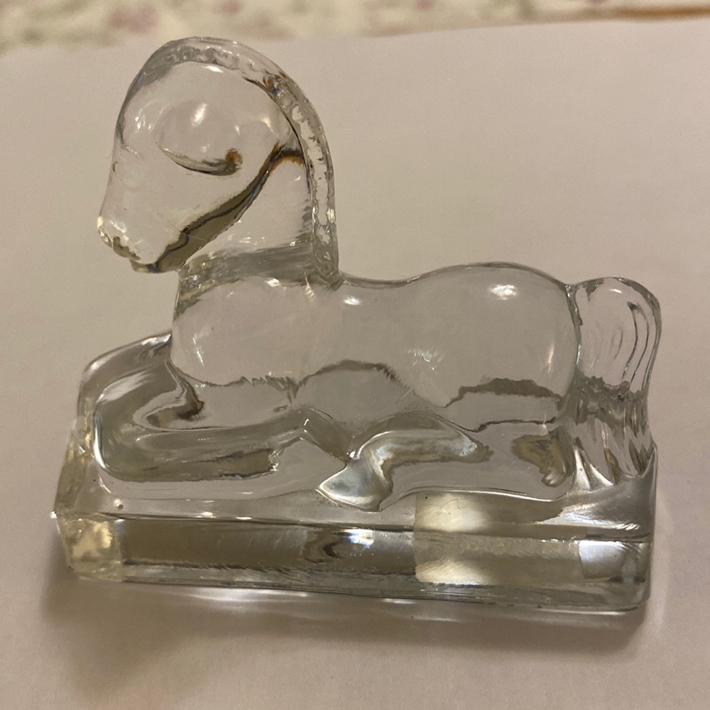 Beautiful small crystal clear glass horse laying down figurine decorative pretty